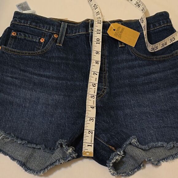 Levi’s Denim High Rise Blue Jean Shorts Women’s Sz 29 NWT!! - Picture 5 of 10